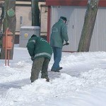 Służby odśnieżają miasto ze śniegu